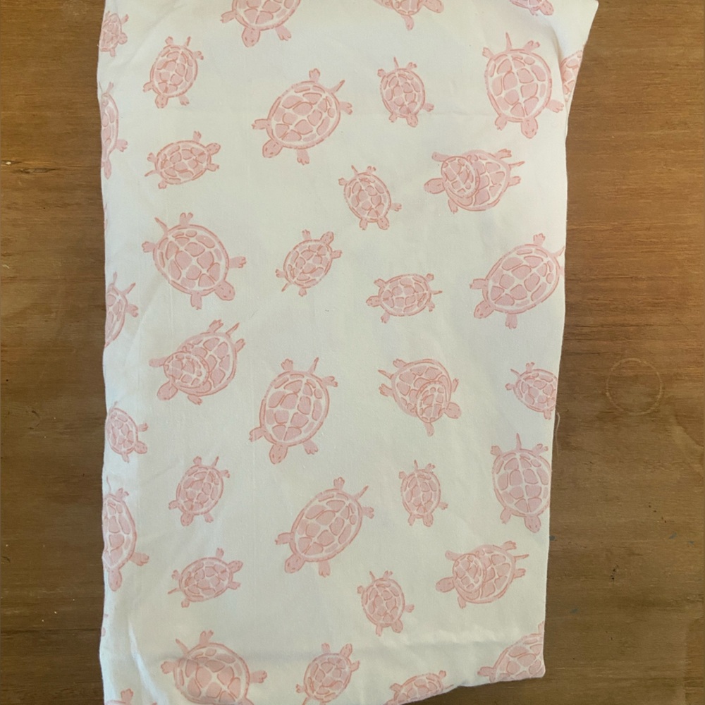 DERA 100% organic cotton pink sea turtle novelty print fitted crib sheets EUC